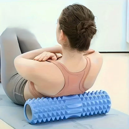 femme massant dos sur rouleaux de massage