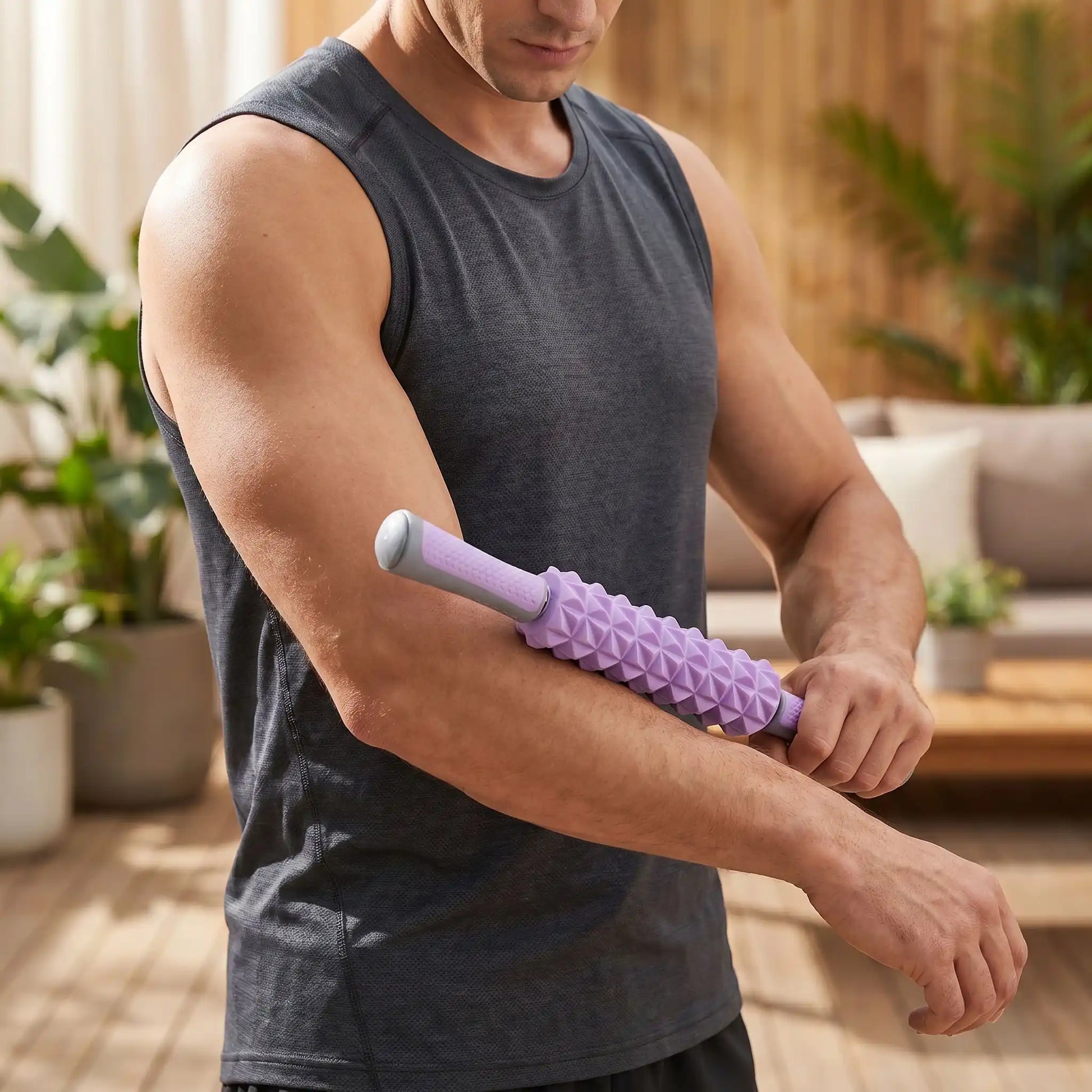 massage relaxe bras avec rouleau de massage violet